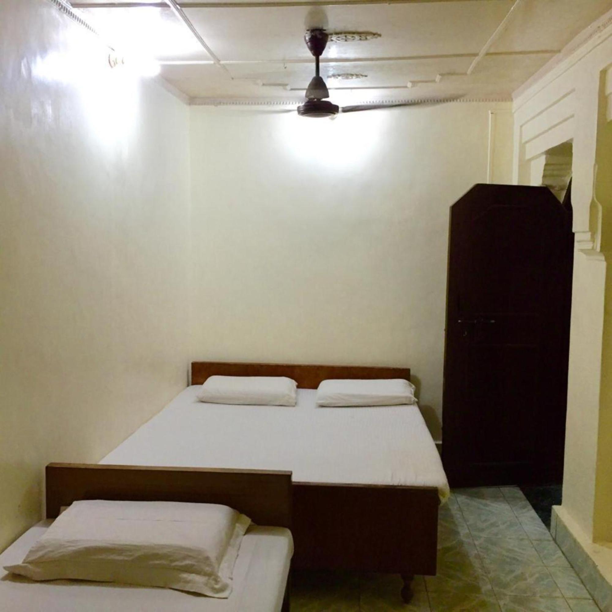 Grg Shanti Guest House Varanasi Near Manikarnika Ghat Exterior foto